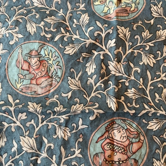 NWT Custom Chinoiserie Napkins & Tablecloth - Picture 5 of 6